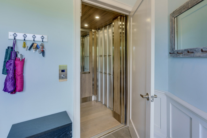 Curved rail stairlift